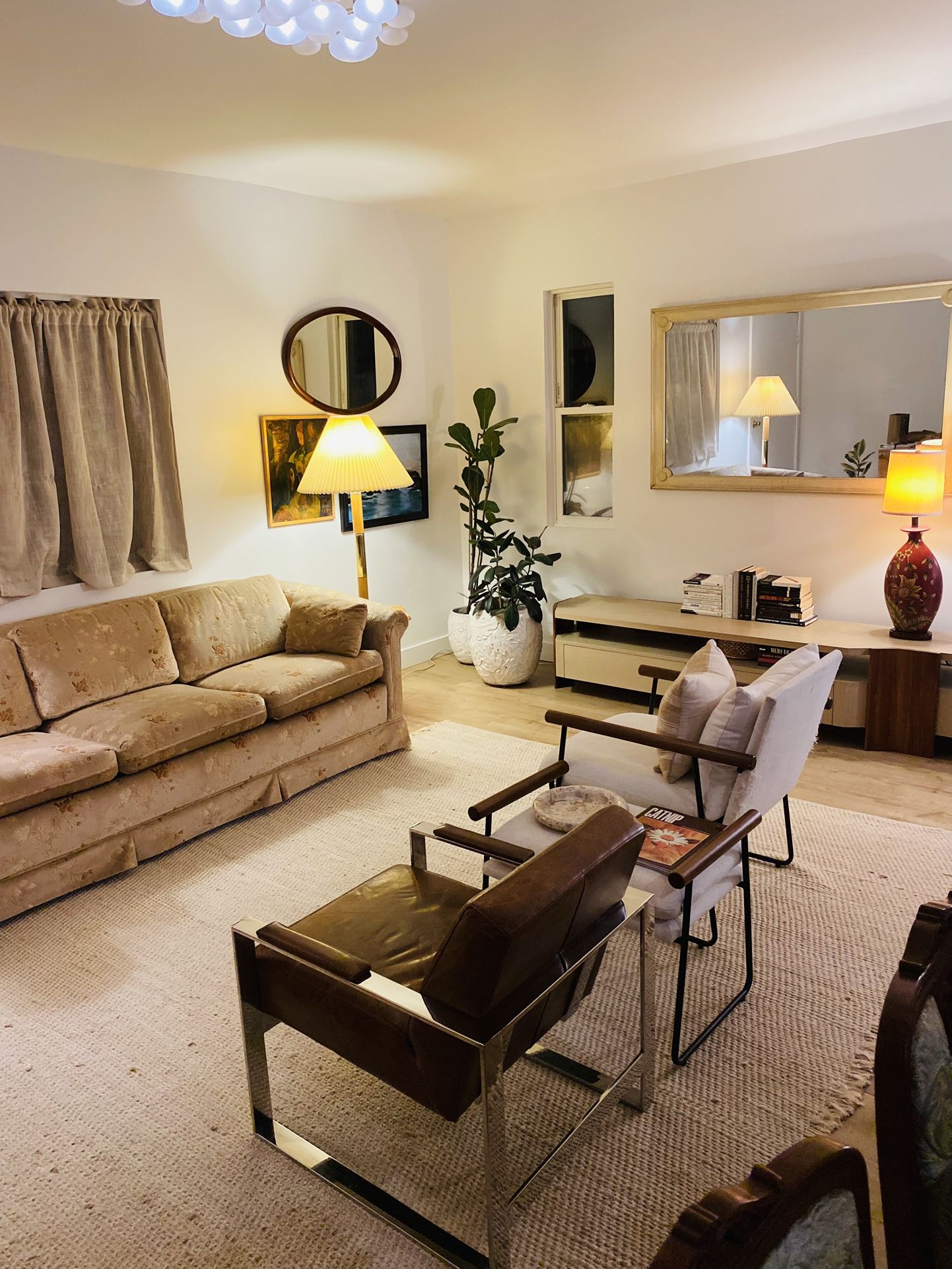 Comfy gorgeous Couch (Barely Used)