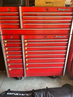 Mechanics tools/ Snap On box