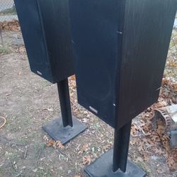 PARADIGM PHANTOM WIRED SPEAKERS WITH STANDS AND DAYTON SUB-100 POWERED SUBWOOFER $500 FINAL PRICE READ DESCRIPTION AND SEE 👀 ALL PICTURES 