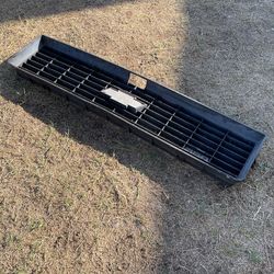 1973 Chevy C10 Grill. In Good Condition No Cracks