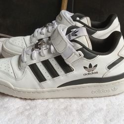 Adidas Forum low - Size 10 - $25