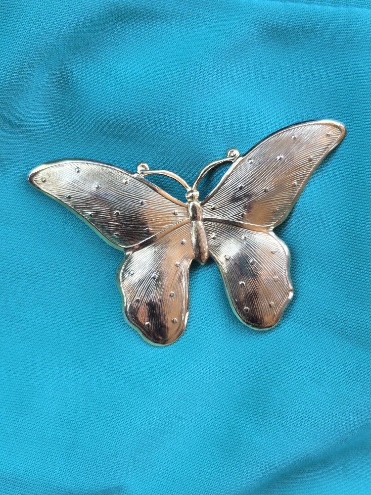 Butterfly brooch pin, 1.5” across jewelry Gold tone Dotted Styles #butterflypin