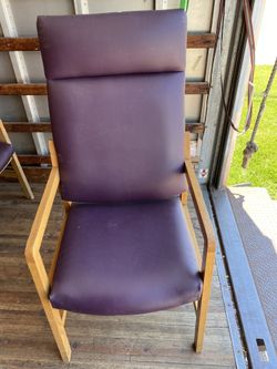 Purple chair in good condition