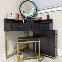 Corner vanity