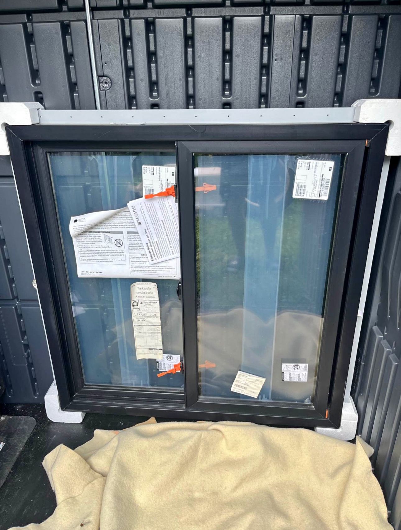 Andersen 100 Series gliding window.