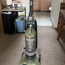 Hoover WindTunnel Bagless Upright Vacuum Cleaner with Accessories