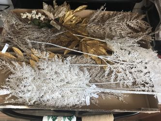 Box of Xmas sprays