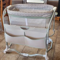 Pre-owned, Gently Used, Ingenuity Dream and Grow Bedside Bassinet / Crib w/Mattress, Adjustable Depth