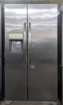 Frigidaire Refrigerator with Ice and Water Dispenser