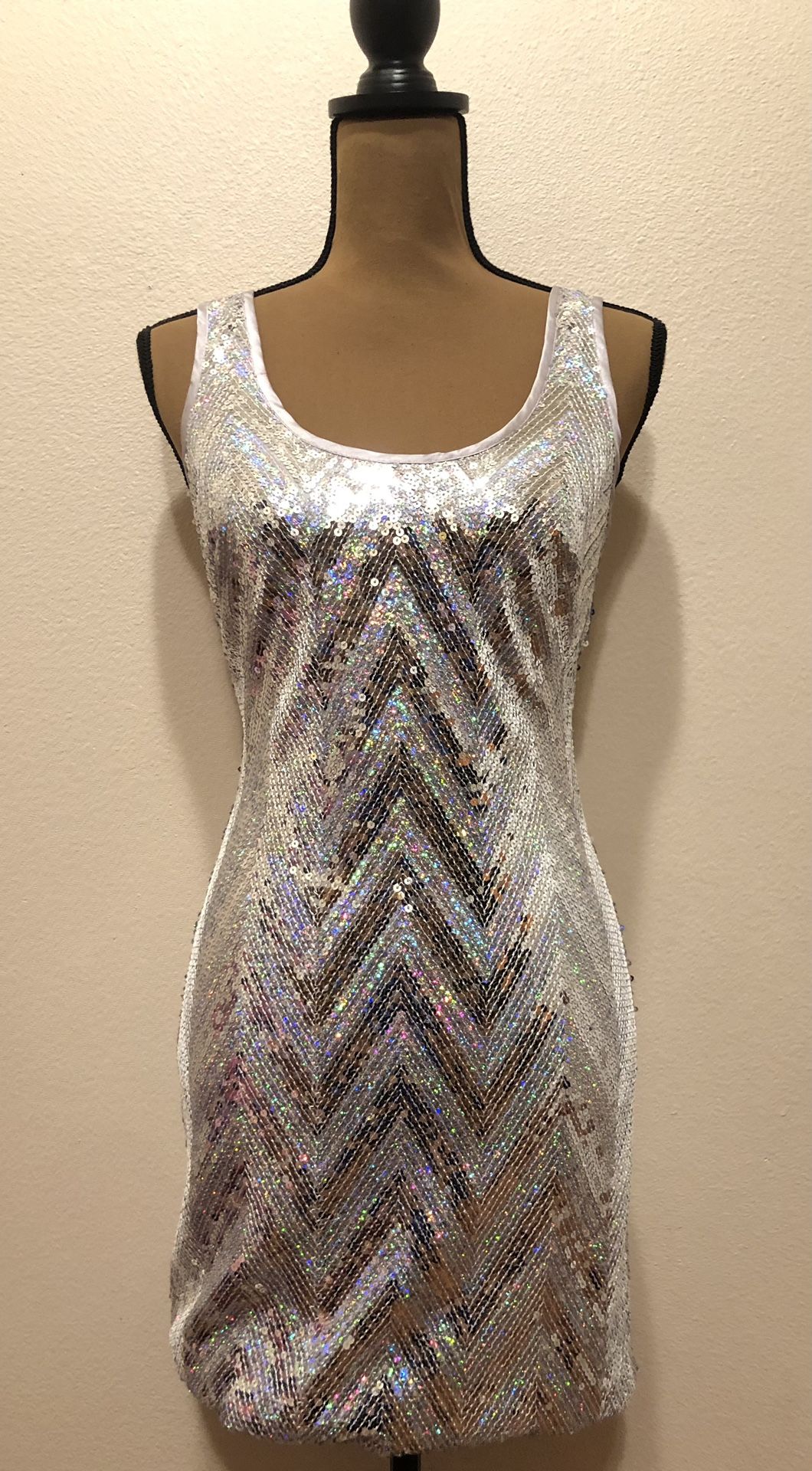 Women’s Sparkly Dress Size Small (NEW)