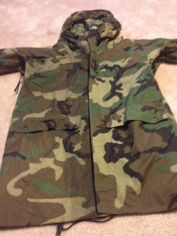Army parka rain/cold weather jacket SZ small