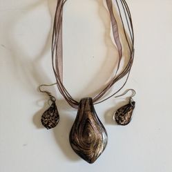 Necklace Brown Pendant Necklace And Matching Pierced Earrings Set 11" Necklace 