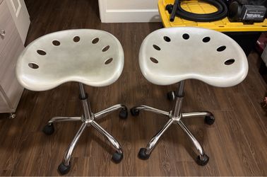 Tractor Seat Rolling Stools – Set of 2