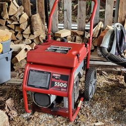 Generac Wheelhouse 5500 W Generator 
