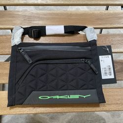 Oakley Body Flat Bag