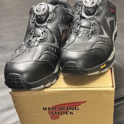 Redwing 6640 Steel Toe Safety Shoes ASTM F21413, Size 10 Leather With Vibram Sole, Comfortable With Easy On Off Feature, Used Indoor On Treadmill