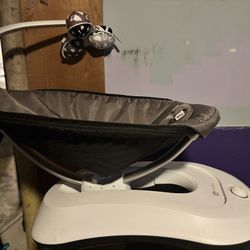 4 Mom Swing