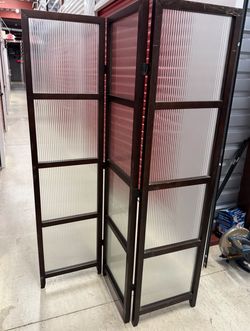 Glass divider