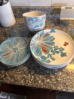 Dinner Plates Set