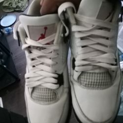 Jordan Retro 4s