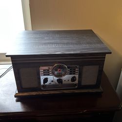 Victrola Record/CD/Cassette/Radio Player