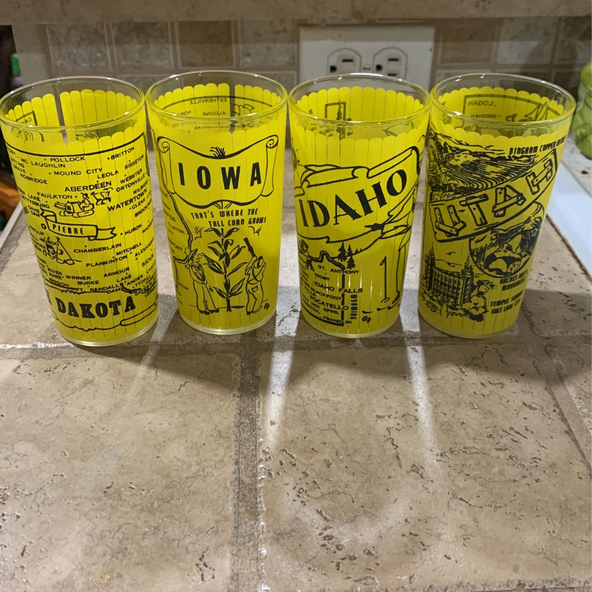 4~Vintage Hazel Atlas Yellow State Souvenir Glasses