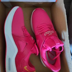 Tenis Nike Air Max Bella Tr5 Woman For Sale 8.5 Size 