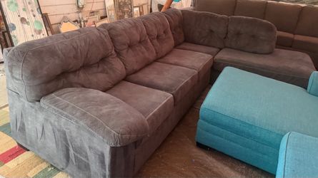 Dark gray blackest, color couch, great condition clean we sell all the time delivery $40