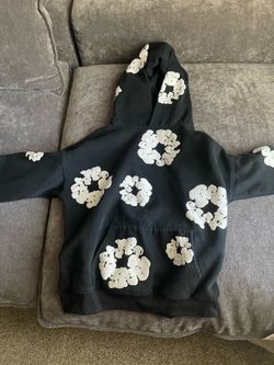 Demin tears black and white hoodie
