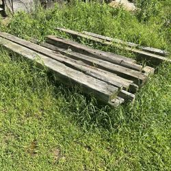 Hand Hewn Beams And Antique Barn Boards 