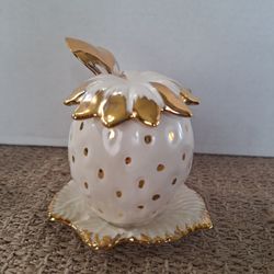 VINTAGE CERAMIC STRAWBERRY JAR WITH SPOON & BASE