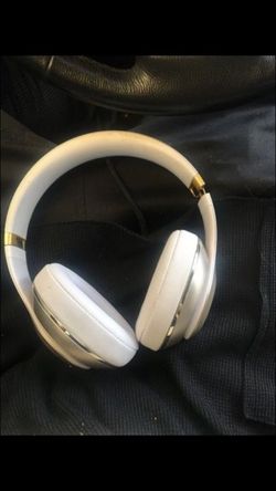 Limited edition studio wireless beats gold