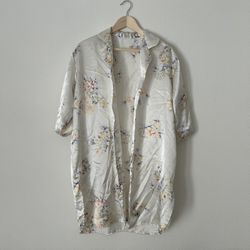 TRADITIONAL SILK FLORAL ROBE! 