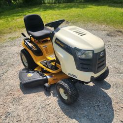 Cub Cadet Riding Lawn Mower 42 inch deck