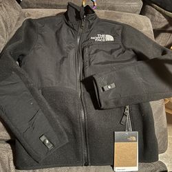 Kids North Face Size M (10)