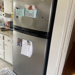 Whirlpool Fridge/mid Size