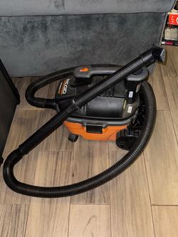 RIDGID Professional Wet/Dry Shop Vacuum – With Hose  (no accessories)