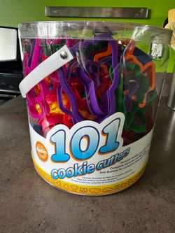 101 Assorted Cookie Cutters