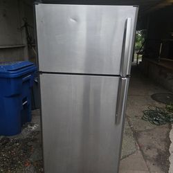 GE Stainless steel refrigerator fridge