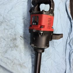 Earthquake 1IN. DHANDLE ALUMINUM AIR IMPACT WRENCH 8IN. 2500 FT,LBS,RED