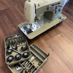 Vtg Necchi Supernova Automatica Sewing Machine w/ Attachments Italy *Tested*