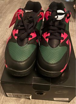 Nike x Supreme – Men’s Size 10 (Brand New)