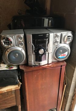 Sharp 5 cd changer w/cassette