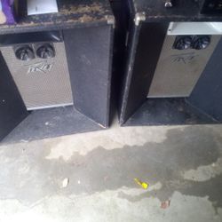 2 Peavey C 700 Network Speakers 