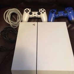 PS4 Two Controllers 