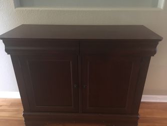 Havertys hutch