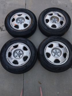 Kumho solus TA51a 225 65 17 tires 99% thread left $360.