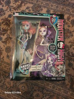 Monster High Ghoul Chat Rochelle Goyle & Catrine DeMew NEW IN BOX NEVER OPENED