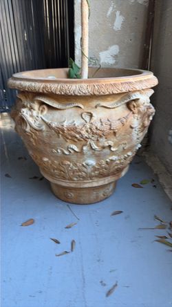 Italian antique pot