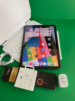 Apple IPad Air 5th Generation (10.9” Liquid Retina/ M1 chip / 2022 Model) 64GB with pen, keyboard case & Accessories (256gb $479)